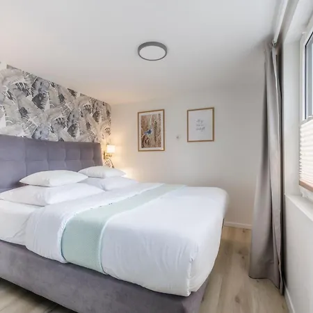 Modernes Sonnendeck 70 Qm I Strandnah I Terrasse I 2 Schlafzimmer I Naehe Werbellinsee *